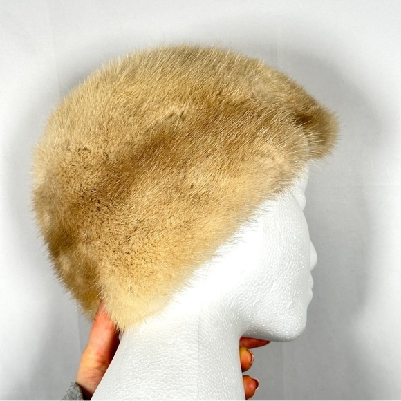 Carme Mir La Bisbal Blonde Mink Vintage Fur Cloche Hat main image 10
